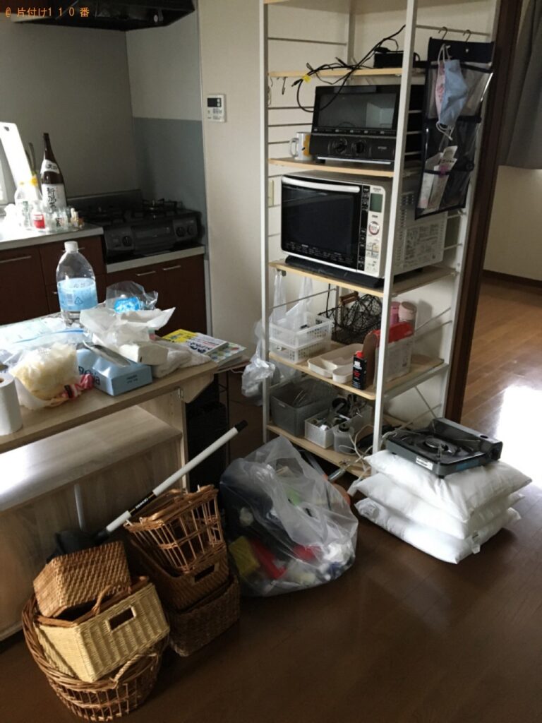 【大垣市中川町】食器棚、二人用ダイニングテーブル、かご等の回収